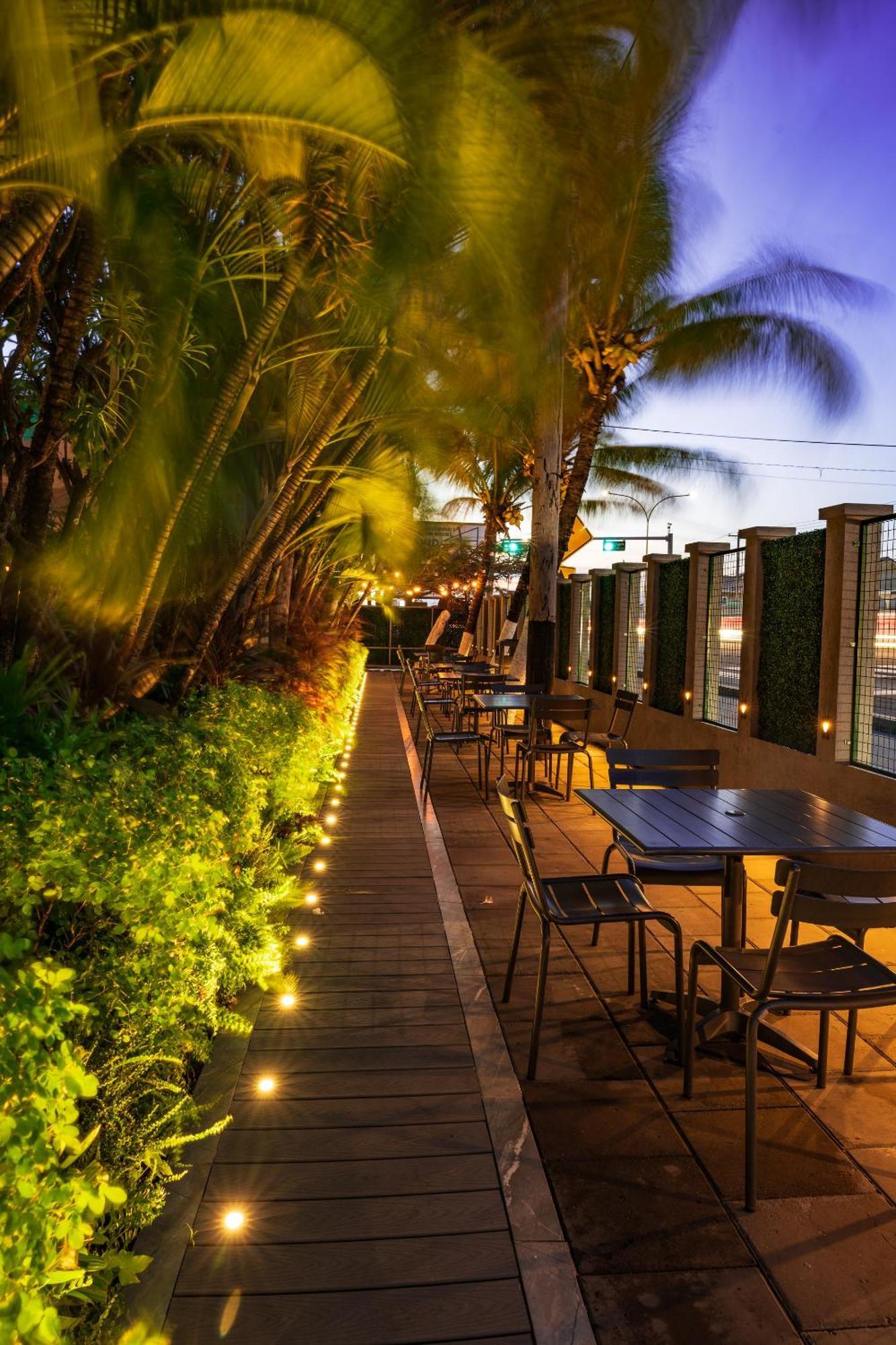 Grand Coastal Hotel Georgetown Buitenkant foto
